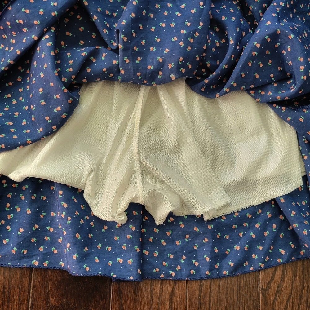 Beautiful Blue/White Skirt with Shorts - Picture 2 of 3